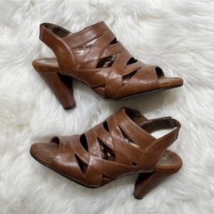 Brown Sandals (size 5.5)